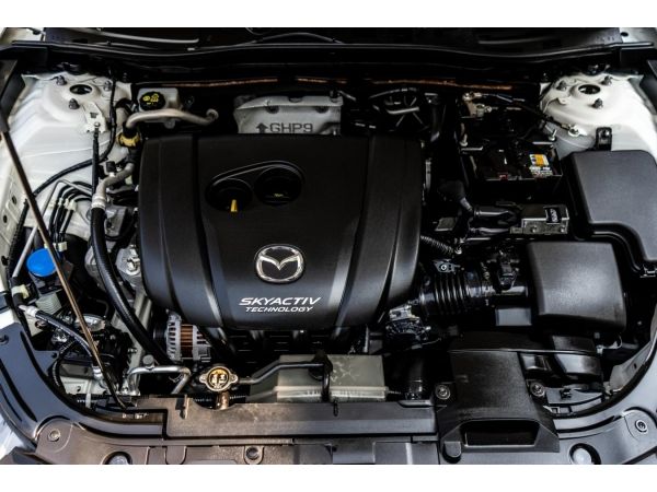 C7926 2016 Mazda 3 skyactive 2.0 s hatchback รูปที่ 5